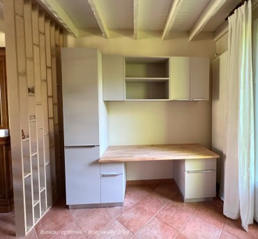 bureau.jpg